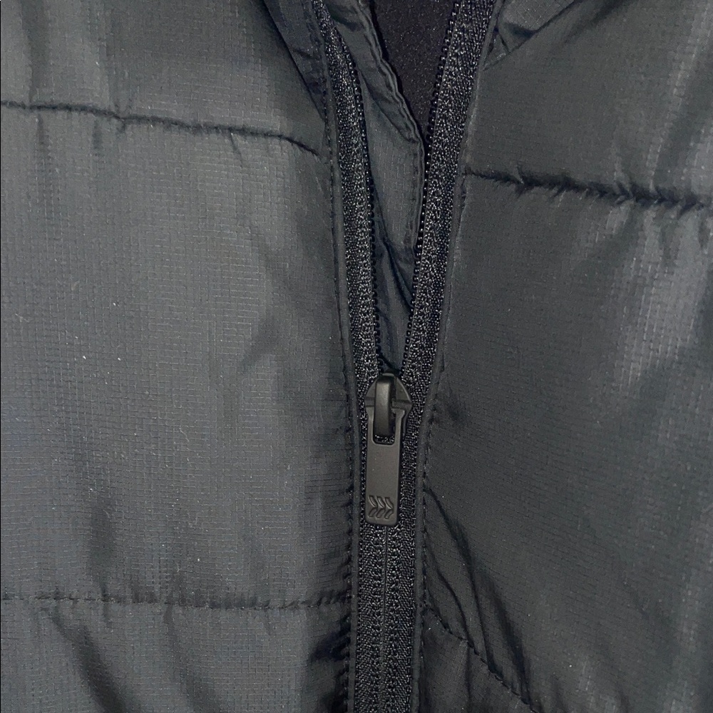 All in Motion Black Puffer Jacket, size medium, NWT - Picture 5 of 7
